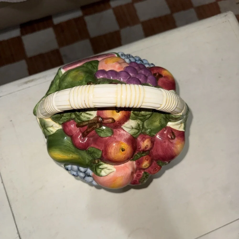 International SUSAN WINGET Ceramic FRUIT BASKET Large Cookie Jar VINTAGE
